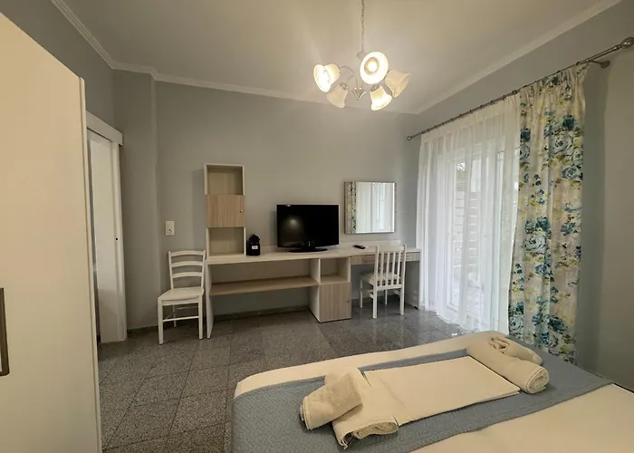 Diaporos Hotel